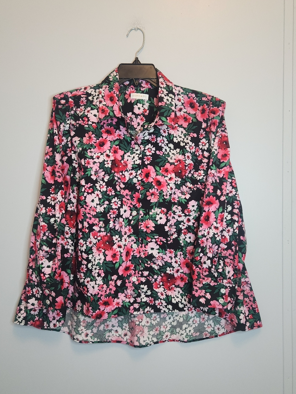 Crown & Ivy Floral Button-up Top Size L/XL?
